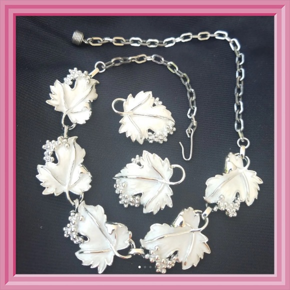 Sarah Coventry Jewelry - Sarah Coventry Whispering Leaves Jewel Set 1959-60